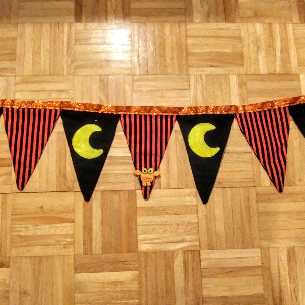 Pendant banner with moons and owl